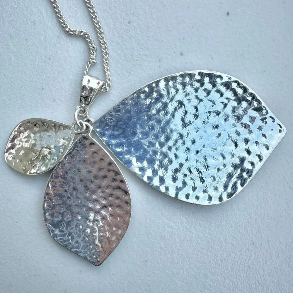 Silver triple pendant necklace silver tone